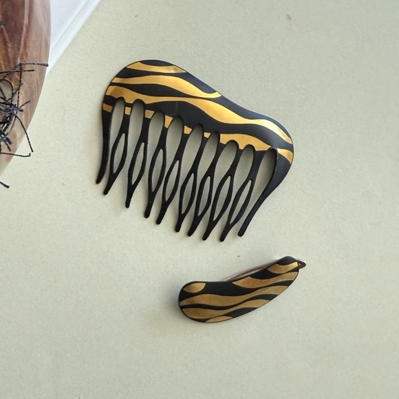 Set of Tiffany & Co. Angela Cummings Hair Clip/Barrette and Comb in Gold & Iron main image 8